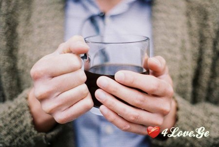შენზე ოცნებებს ვეღარ იტევს ჩემი სამყარო...
