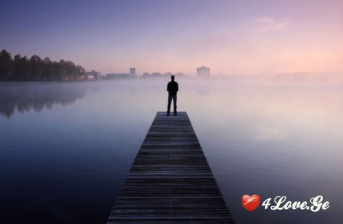 ფურცლებზე დაწერილი სიტყვები