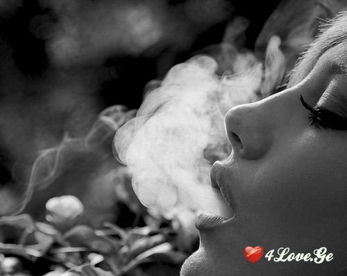 ყველა ტკბილ სიტყვას წარსული ქვია.