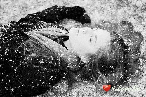 ყველა ტკბილ სიტყვას წარსული ქვია.