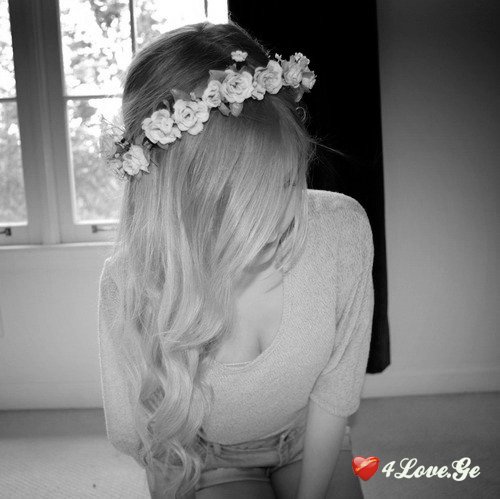 ყველა ტკბილ სიტყვას წარსული ქვია.