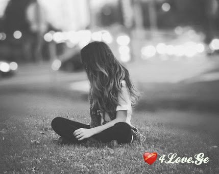 ყველა ტკბილ სიტყვას წარსული ქვია.