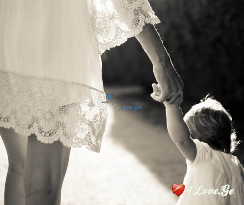 ფსიქოლოგის წერილი დედებს, რომლებიც შვილებისთვის ცოცხლობენ