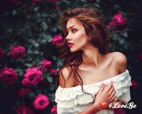 დიახ, ქალი ვარ !