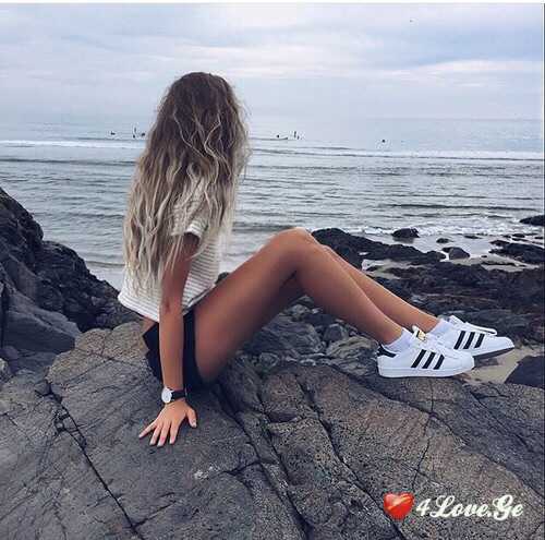 ჩვენ ლურჯ ცაში ვარსკვლავებთან მივდივართ(1)