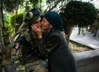 განა ცხოვრება შეარგებს ბედნიერებას ვინმეს?