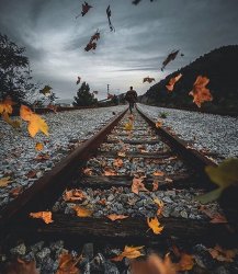 იქნებ შემოდგომის ფერია სიყვარული?!
