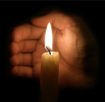 სანთლით ხელში
