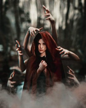 დაწყევლილი