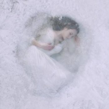 თოვს.